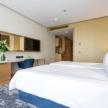 Swissotel Sarajevo Bagian luar foto A room at the hotel