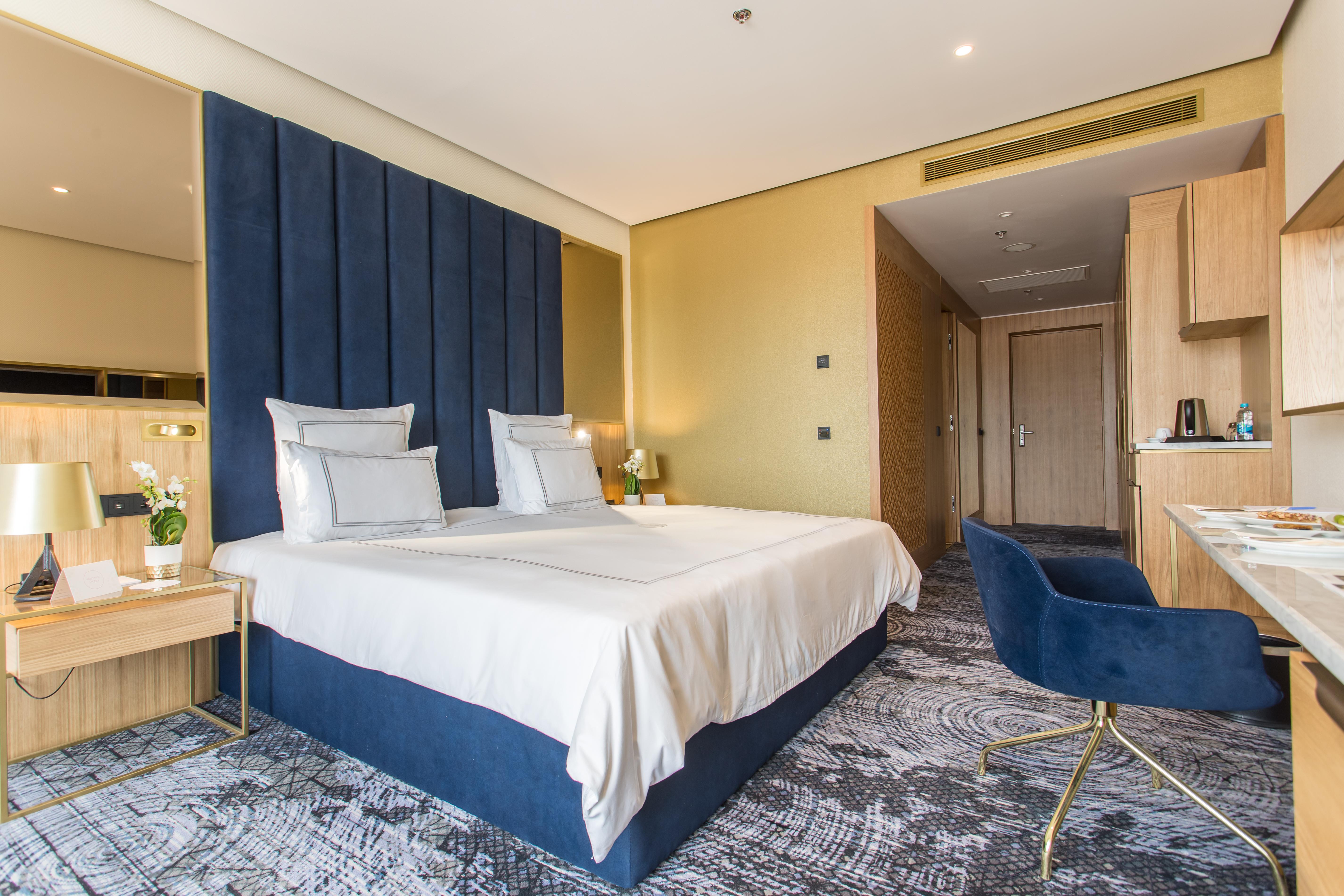Swissotel Sarajevo Bagian luar foto Deluxe room