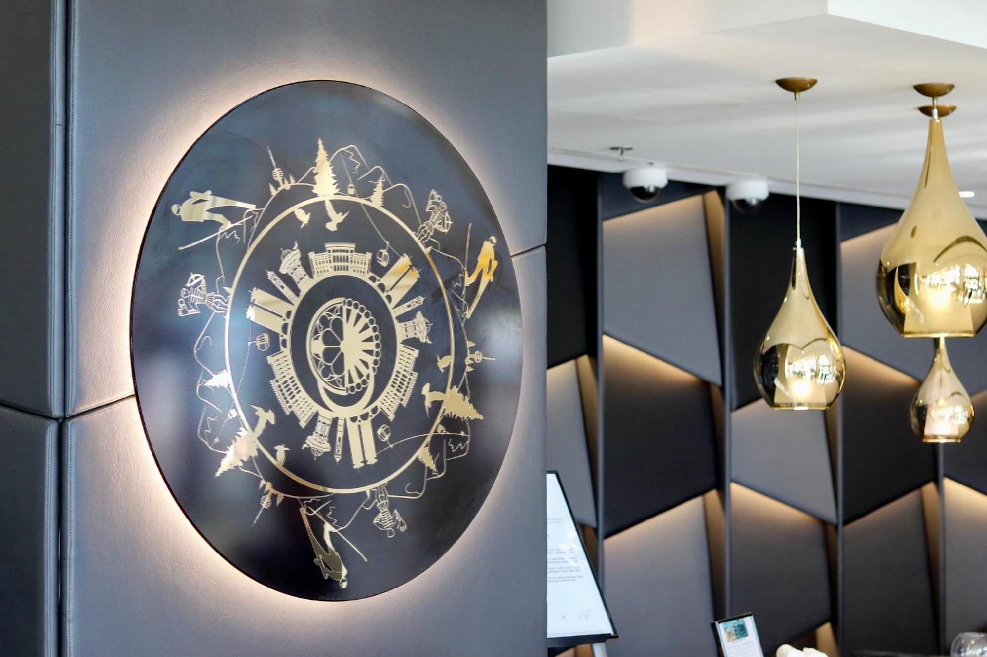 Swissotel Sarajevo Bagian luar foto The 2015 logo of the German Football Museum