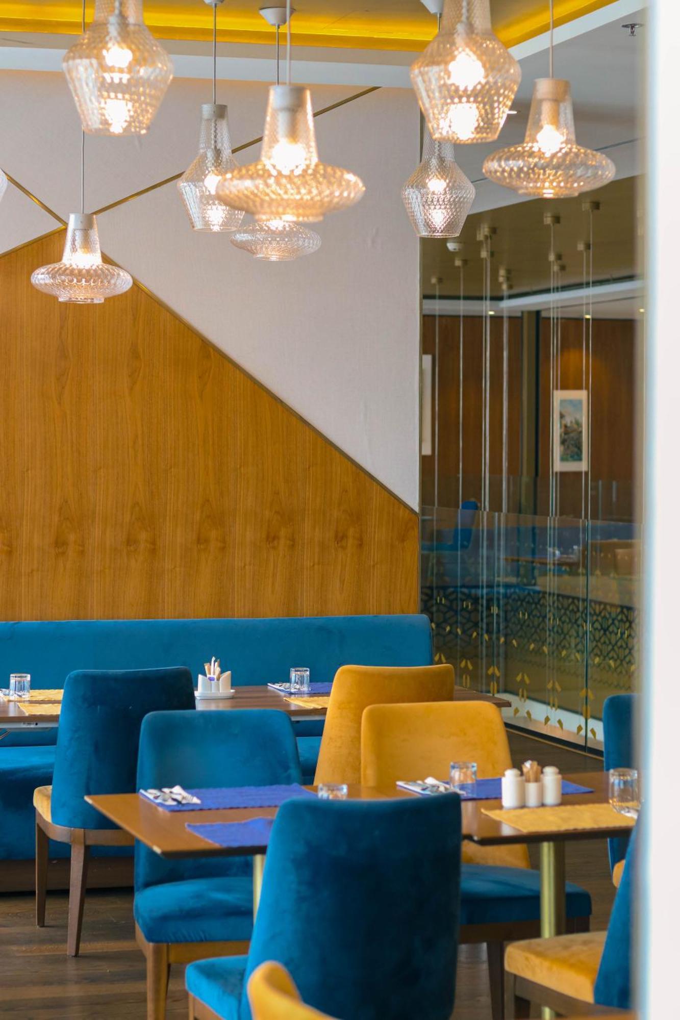 Swissotel Sarajevo Bagian luar foto Restaurant