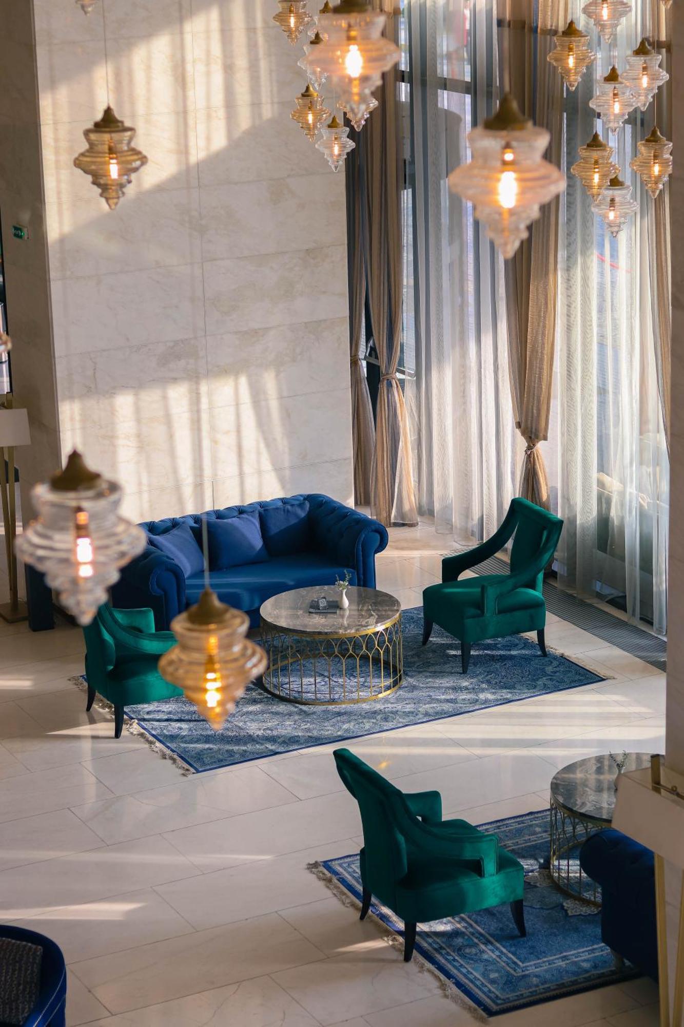 Swissotel Sarajevo Bagian luar foto The lobby of the hotel
