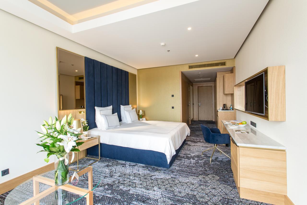 Swissotel Sarajevo Bagian luar foto Deluxe Room
