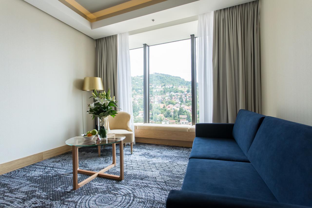 Swissotel Sarajevo Bagian luar foto A suite at the hotel