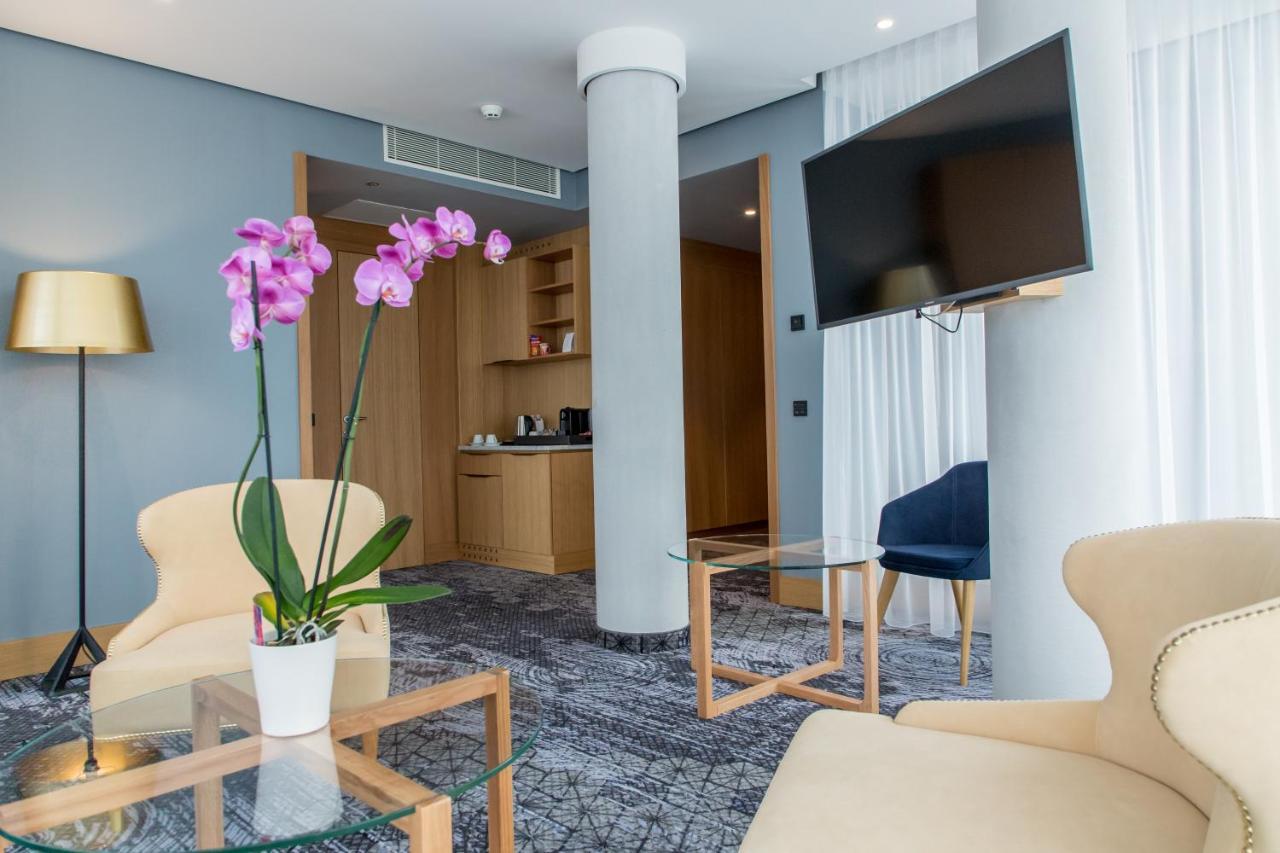 Swissotel Sarajevo Bagian luar foto Suite