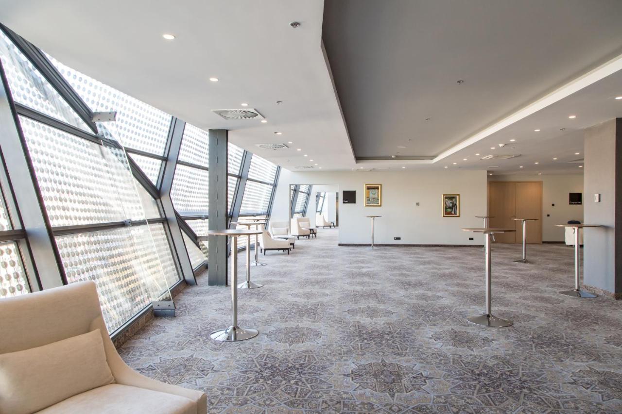 Swissotel Sarajevo Bagian luar foto The interior of the 10th floor
